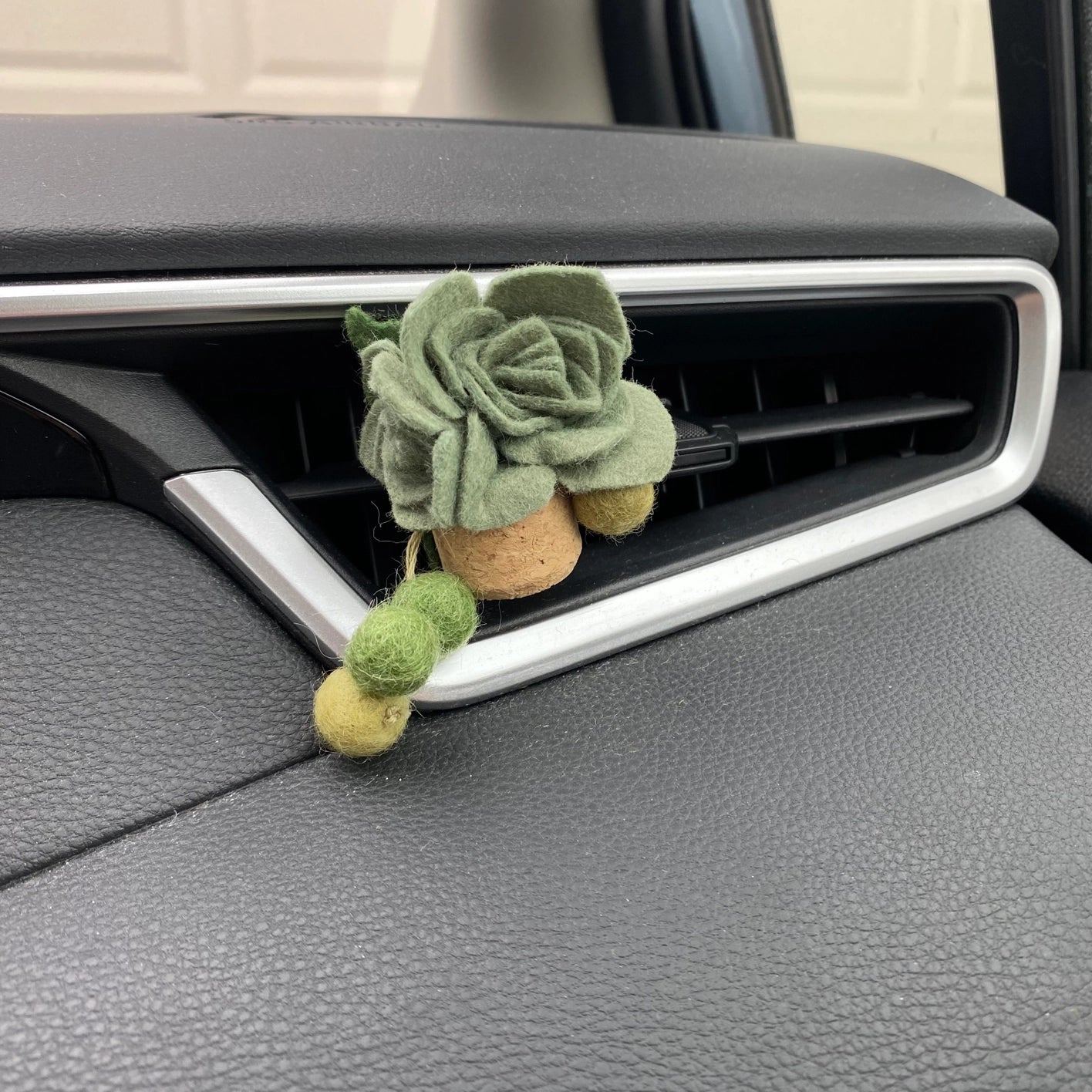 Car Vent Essential Oil Diffuser: Felted Succulent